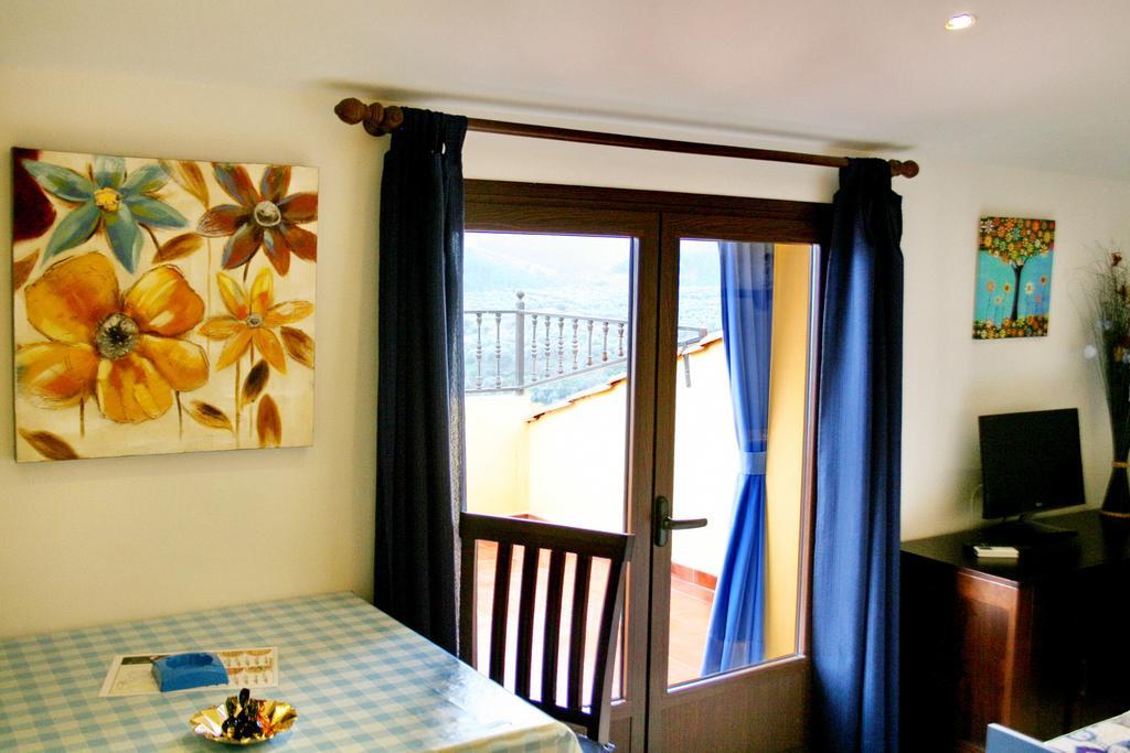Apartamentos Turisticos Mirayuste Guadalupe  Pokoj fotografie