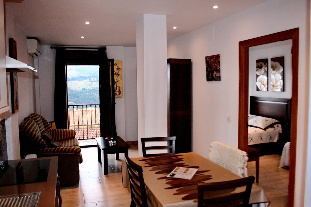 Apartamentos Turisticos Mirayuste Guadalupe  Exteriér fotografie