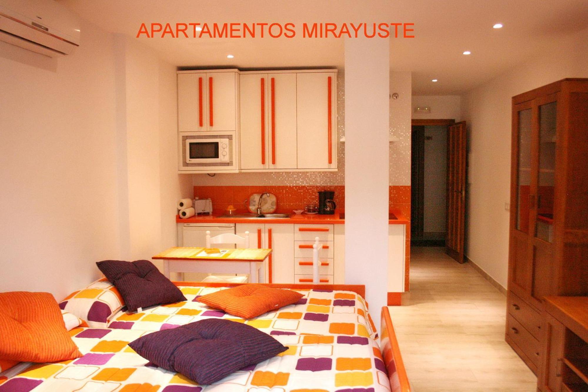 Apartamentos Turisticos Mirayuste Guadalupe  Pokoj fotografie